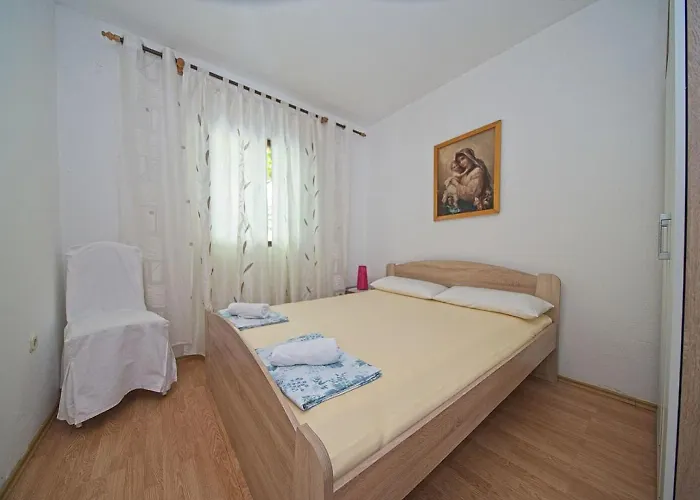 Pavlo Apartment *